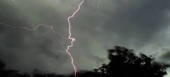 Des vents violents, de fortes précipitations sont à redouter pour les habitants d'ipswich, de logan, de brisbane city, de la baie de moreton et de certaines parties du somerset, de scenic rim, des. Orages Et Vent Violent 13 Departements En Alerte