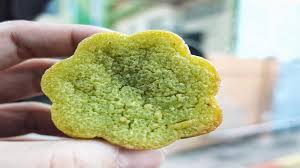 Kumpulan resep masakan,resep kue kering, resep ayam geprek,resep soto ayam,resep nasi bolu kukus pelangi atau rainbow cake cukup ramai di indonesia, apalagi di awal kedatangannya. Pop Sugar Legitnya Bolu Kemojo Khas Riau Okezone Lifestyle
