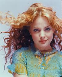 Check out this biography to know about her childhood, family, personal life, career, and achievements. Sid V Mena Suvari Isabel Snyder 2000 Movieline 09 Sidv Menasuvari Isabelsnyder2000 Movieline 09 Jpg Image 7474543 Turboimagehost Com