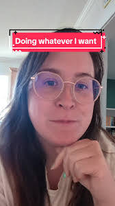 Miranda Norwood's Instagram, Twitter & Facebook