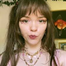 Shelby Talbot's Instagram, Twitter & Facebook