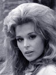 Marianne Hill's Instagram, Twitter & Facebook