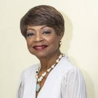 400+ "Laura M.a." profiles