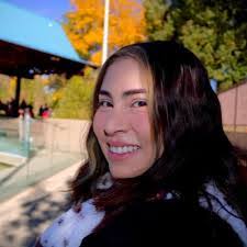 Lauren Deering's Instagram, Twitter & Facebook