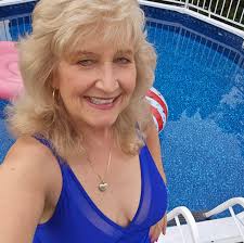 First week of Fall in NJ, lets swim! 💙👍🏻🏊‍♀️🌊