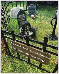 Spooky halloween fence decoration ideas. 30 Fabulously Spooky Outdoor Halloween Decorating Ideas