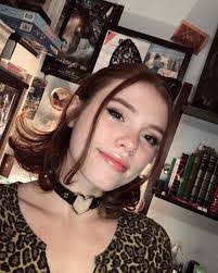 Paris Summers's Instagram, Twitter & Facebook