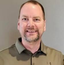 Which engine is better for Ford F-Series trucks, 302 or 351?