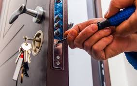 Las Veagas Locksmith Supply technician working in Las Vegas