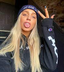 Alexandra Cooper On Instagram It S Friday Daddies Put Ur Callherdaddy Merch On Hit The Bars And Go Get Laid Alexandra Merch Cooper
