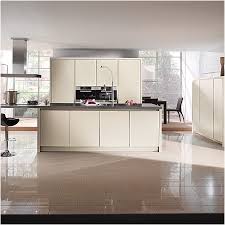 Nolte küchen zeigen auch eine art neoklassische linie. Nolte Kuche Magnolia Hochglanz Nero Assoluto Brown Naturstein Kuchenplatten