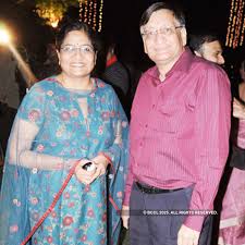 Shobha and Dr Manmohan Daga during Vinay Thakur's 60th B'day party at  Gondwana Club