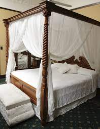 The canopy bed curtain no matter of the size, fabric color or pattern can provide your bedroom with specific ambiance, style and story. Silk Canopy Bed Curtains Silk Canopy