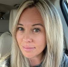 Wendi Howard's Instagram, Twitter & Facebook