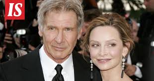 Naimisissa ollut Harrison Ford iski silmänsä 22 vuotta nuorempaan Calista  Flockhartiin ja hullaantui täysin
