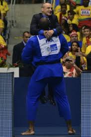 Successivamente ha partecipato alle olimpiadi di pechino 2008, vincendo il bronzo. Mondiaux De Judo Franck Chambily Le Poisson Pilote Du Colosse Riner Le Point