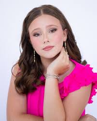 Elaina's Pageant Headshots 💗 Hair + Makeup by Mikayla Harrell ✨  #valdostaphotographer #southgaphotographer