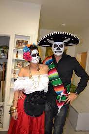 Day Of The Dead Couple Cute Couple Halloween Costumes Day Of Dead Costume Family Halloween Costumes