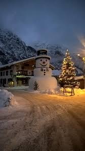 Without the image inverter, the image would be upside down. Schneemann Lechtal Holzgau Dorfstube Holzgau