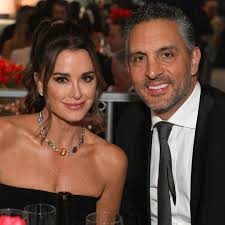 Where Kyle Richards, Mauricio Umansky Stand 1 Year After Their Breakup
