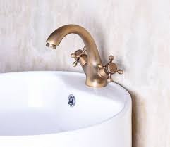 Us 42 0 40 Off Vintage Retro Antike Messing Doppel Kreuz Griffe Single Hole Bad Schiff Sinken Becken Wasserhahn Mixer Cold Heisser Wasserhahn Anf250 In Waschti Wasserhahn Waschtischarmatur Waschbecken