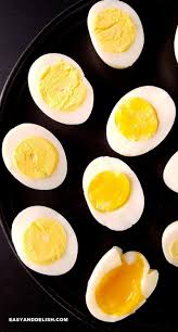 How to boil an egg in the microwave. How To Hard Boil Eggs 3 Ways Easy And Delish