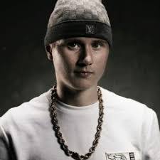 Alex Yonan's Instagram, Twitter & Facebook