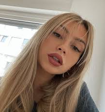 Bianca Castrejon's Instagram, Twitter & Facebook