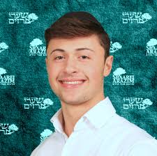 Aaron Peker's Instagram, Twitter & Facebook