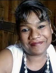 Lyn Bates's Instagram, Twitter & Facebook