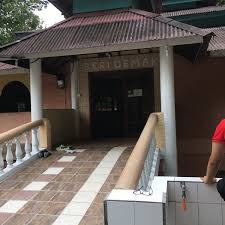 Located beside the sungai tua recreational forest, near ulu yam and only 15 minute from batu cave, selangor. Nur Laman Bestari Eco Resort Ulu Yam