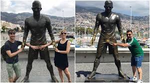 Sitcom in which the hideous ronaldo statue and bonkers lucy statue are roommates and get in despite the statue mishap, ronaldo took to twitter to react to the day, writing: Cristiano Ronaldo Statue S Crotch Has Caught People S Attention Human Life