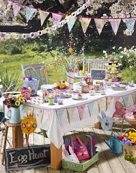 Easter Party Table Decorations Love The Paper Chain Bunting And The Cute Twig And Egg Cente Easter Decorations Outdoor Easter Party Table Easter Party Decor