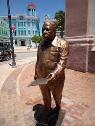 Agencia de Viajes Cubatur Camaguey - El bronce billa en Camagüey. En la  esquina de la Plaza de los Trabajadores y la calle Ignacio Agramonte, se  erige la escultura dedicada a Nicolás