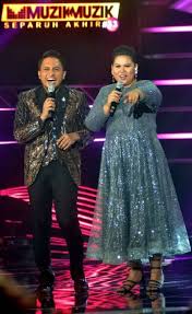 Musik tersebut merupakan lagu dari grup band wali berjudul indonesia juara. Dua Lagu Bunga Antara 12 Finalis Ke Anugerah Juara Lagu 33 Utusan Borneo Online