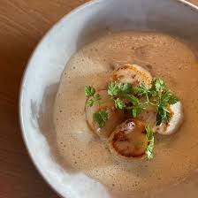 Saint Jacques Roties Topinambours Creme Au Rhum Recette Recette De Plat Entree Gastronomique Recette Cyril Lignac