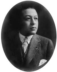 One of the first performers to attain Broadway celebrity and the first to star in the popular Ziegfeld Follies, singer/comedian Bert Williams was much loved ... - Perfarts%24bert-williams-photograph
