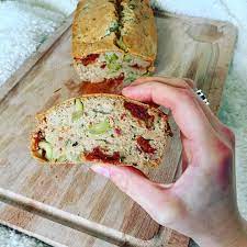 cake sale vegan et sans gluten aux olives vertes et tomates sechees 100g de farine de mais 100g de farine de cake sale vegan cake sale tomates sechees