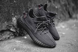 Adidas Yeezy Boost 350 Pirate Black By Kanye West Adidas Yeezy Boost 350 V2 Pirate Black Kembali Lagi Kanye West Sepatu Adidas Adidas