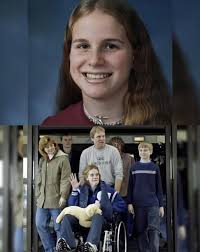 What Actually Happened & Where She Was • Who & Where: The woman is Erica  Kahn, a 33-year-old Massachusetts resident who was vacationing in  Arizona—specifically near Horseshoe Bend in the Glen Canyon