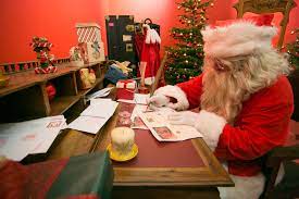 Se state organizzando un viaggio per andare a vedere la casa di babbo natale e avete delle domande, scriveteci. La Casa Di Babbo Natale Mercatini Di Natale Arezzo