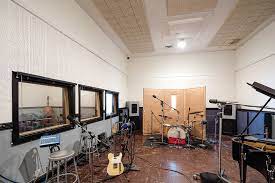 The wall of sound (also called the spector sound) is a music production formula developed by american record producer phil spector at gold star studios in the 1960s, with assistance from engineer larry levine and the session musician conglomerate later known as the wrecking crew. Vox Recording Studios Los Angeles