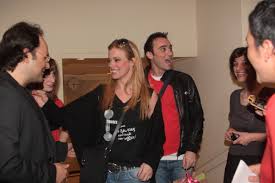 Έκανε τα πρώτα βήματα της στην τηλεόραση σε νεαρή ηλικία. 2008 Se3 Problhmata Kai Sinema Isud