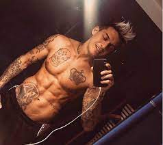 Jul 09, 2020 · alessandro basciano, chi è il latin lover di temptation island che ha preso un due di picche a uomini & donne. Temptation Island Chi E Alessandro Basciano Il Tentatore Che Ha Fatto Perdere La Testa Alla Fidanzata Valeria Gallery