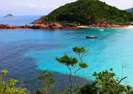 Untuk sampai di lokasi pantai teluk biru ini, kamu harus melewati perjalanan kurang lebih 83,9 kilometer dari pusat kota banyuwangi. Pantai Teluk Hijau Banyuwangi Keindahan Tiket Rute