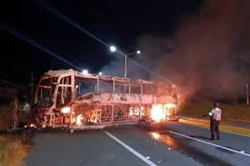 Registra Zacatecas narcobloqueos con vehículos incendiados