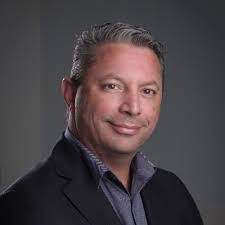 Karin Robertson's Instagram, Twitter & Facebook