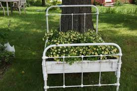 42 garten blumentopf ideen zum recyceln alter gegenstande pot de fleurs deco jardin decoration jardin
