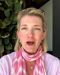 Holly Masters's Instagram, Twitter & Facebook