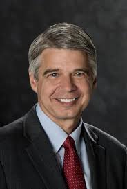 Distinguished ESL alumnus wins 2022 George Sinclair Award